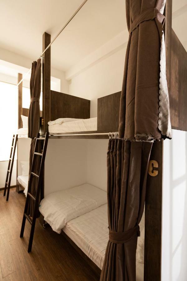 Lae Hostel Tuy Hoa Exteriör bild